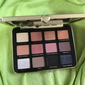 Eyeshadow palette